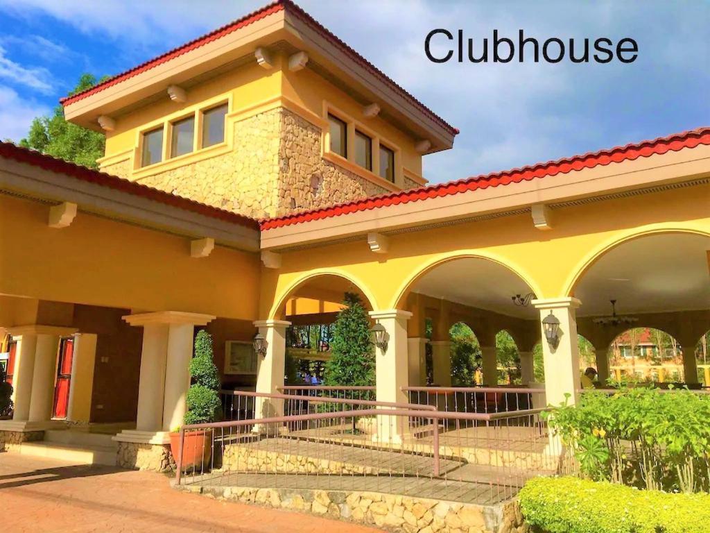 Brew Home Bacolod - 3 Bedroom House エクステリア 写真